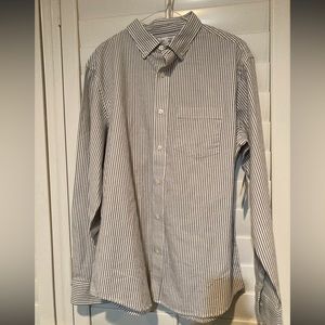Old Navy men’s regular fit oxford shirt